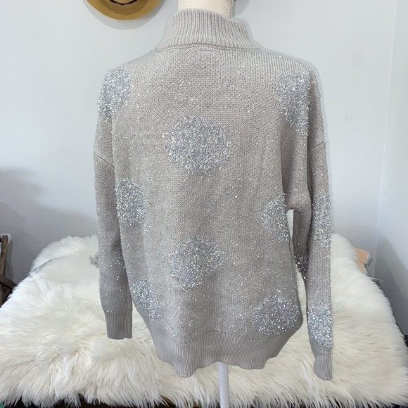 Grey and silver tinsel sweater - Picture 2 of 3
